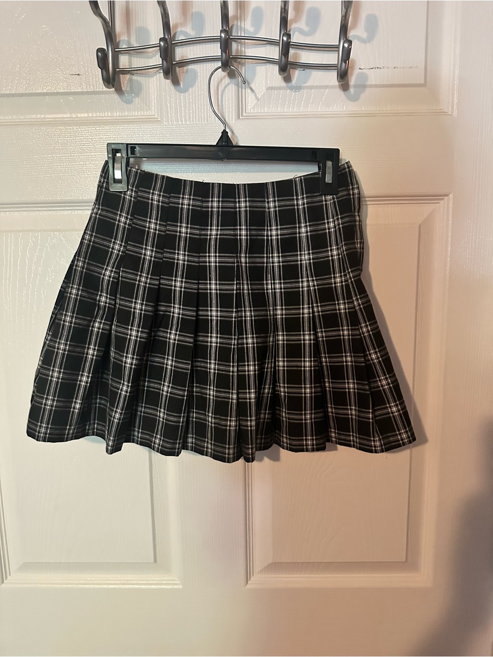 H&M Black and White Plaid Pleated Skater Skirt